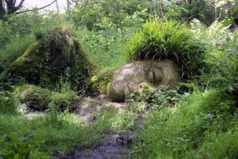 Sue-Hill-and-Pete-Hill-The-Mud-Maid-mud-sculpture-The-Lost-Gardens-of-Heligan-UK